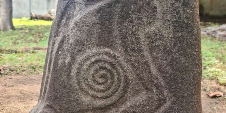 THE MONOLITHS OF IKOM